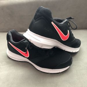 Nike Women’s Downshifter 6 Running Shoes